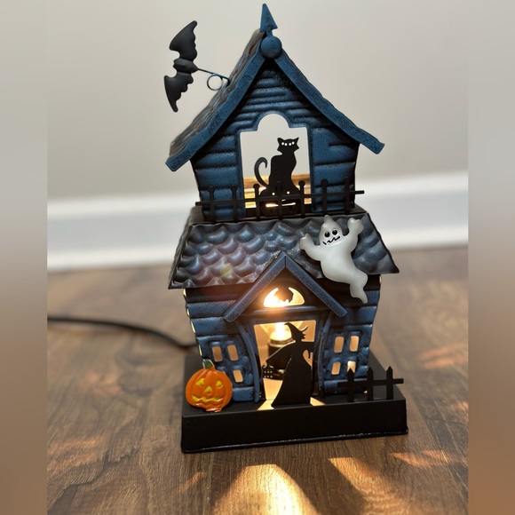 Haunting Good Time Scentsy Warmer - Picture 10 of 12